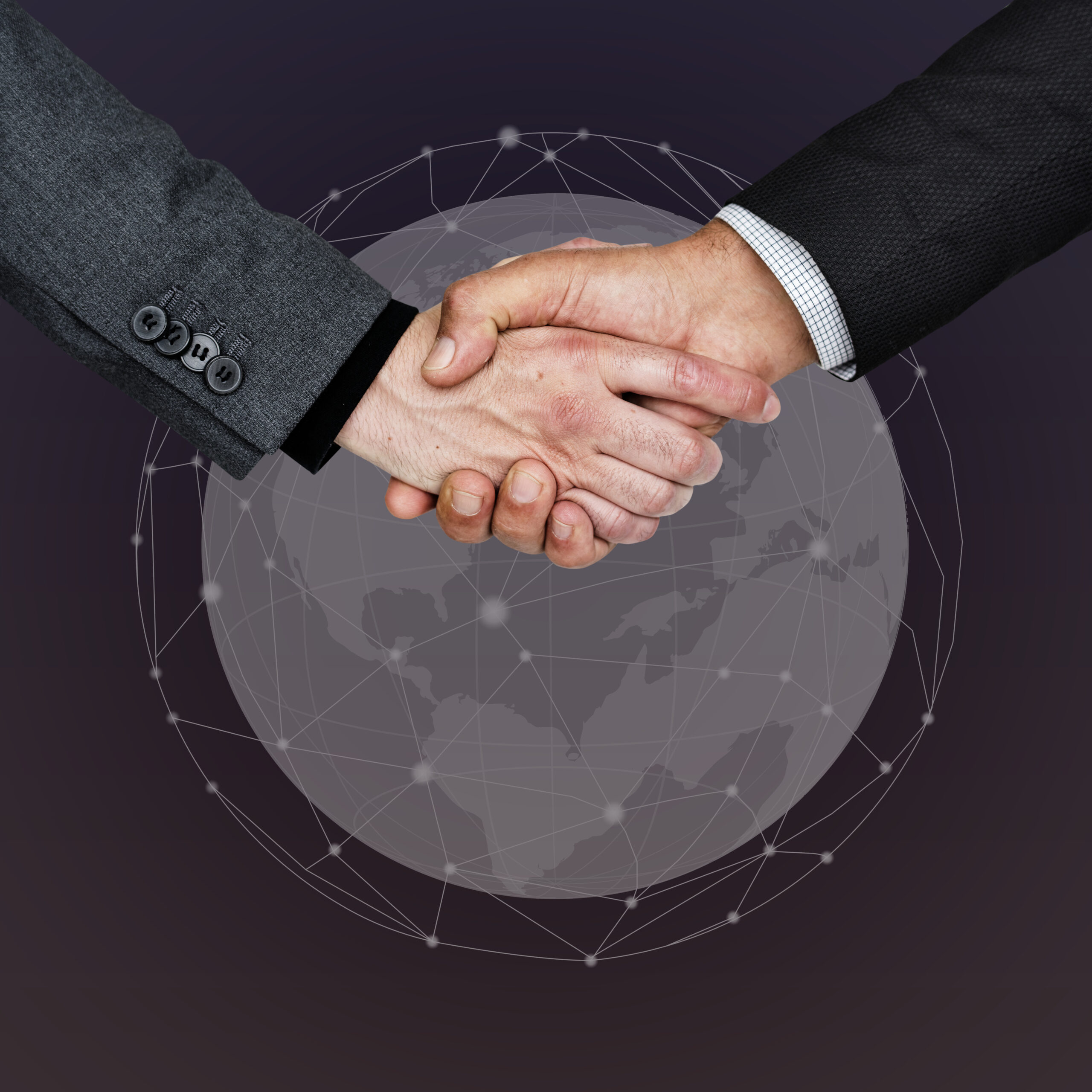 استفاده از وب‌سایت‌ها و اپلیکیشن‌ها در مدیریت فرانچایز